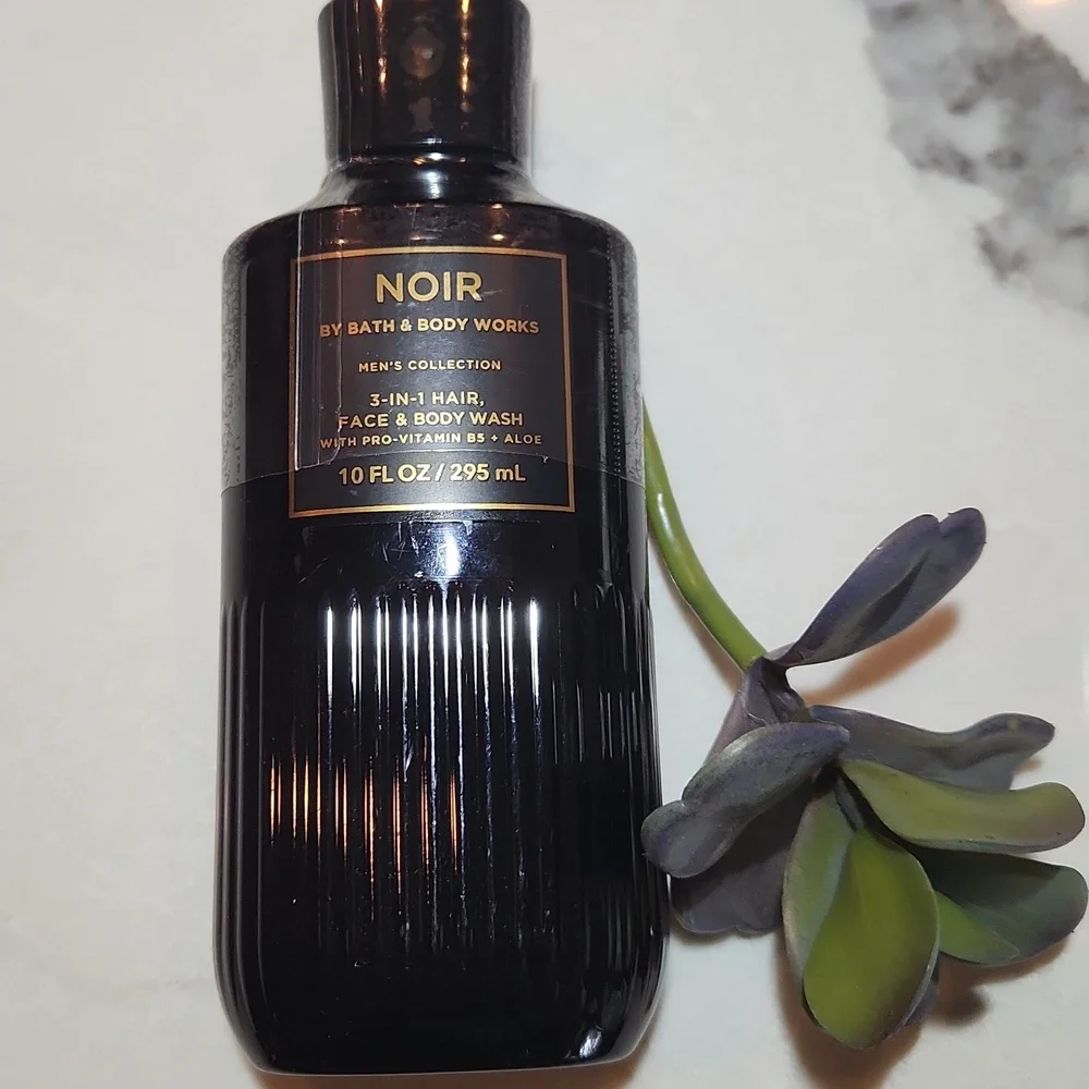 B&BW Noir Set of Body Spray and 3-in-1 Hair, Face & Body Wash